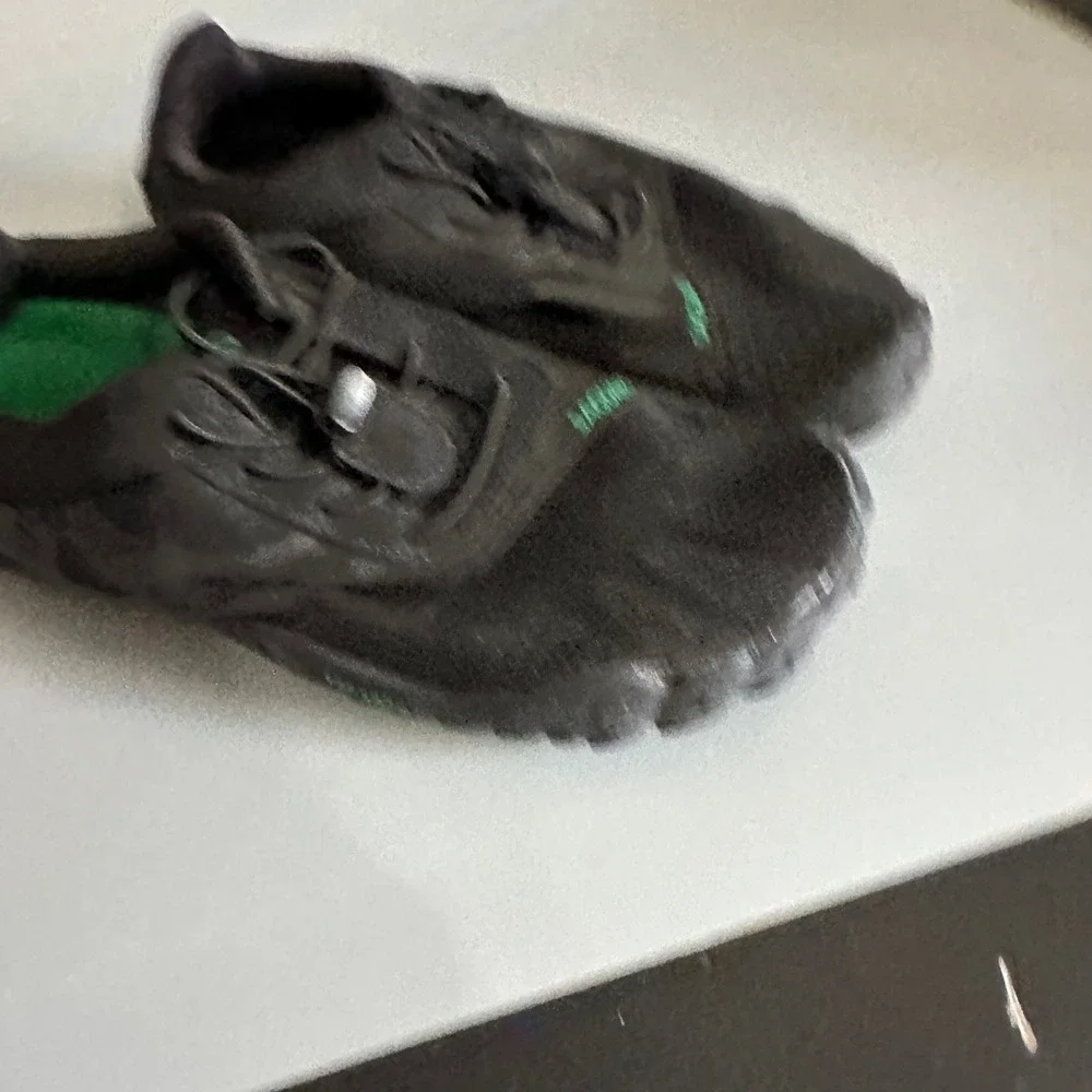 Saguaro Barefoot Shoes Womens Size 7 Black Minimalist Trail Running Sneakers